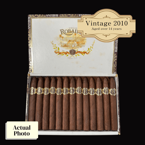 Vintage 2010 | Vegas Robaina Unicos  | Box 25 (Box Code: MGA SEP 10)