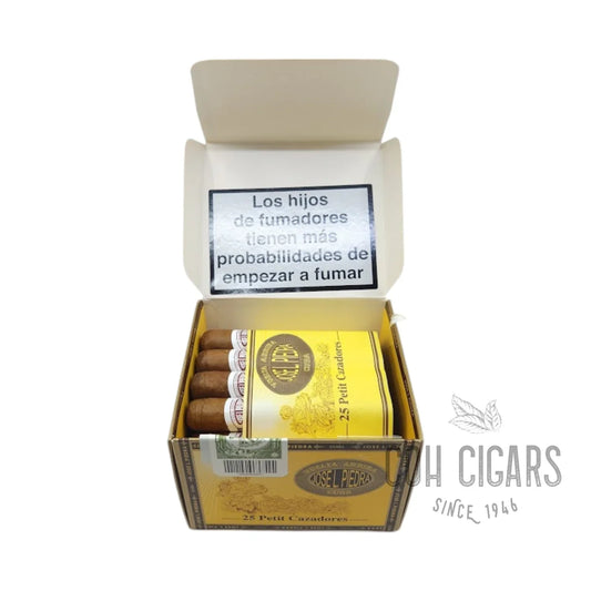Petit Cazadores | Box 25 | Jose L. Piedra cigar