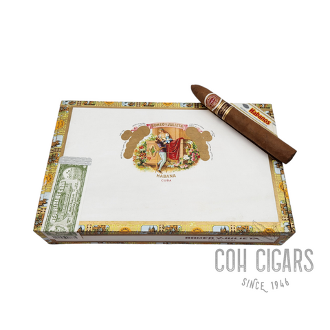 Romeo Y Julieta Cigar | Piramides Anejados  | Box 25