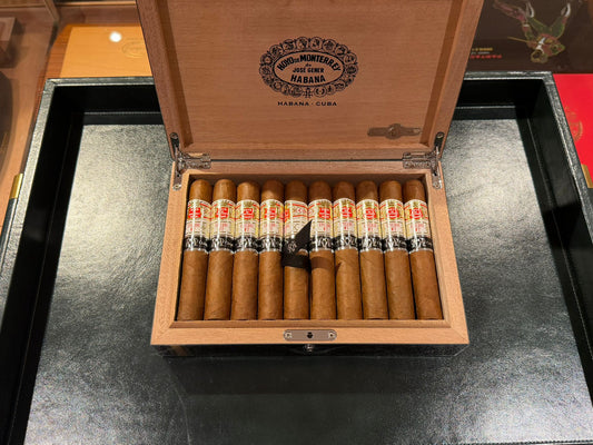 Hoyo de Monterrey Epicure 2 Circa 2018 | Epicure No.2 Reserva Cosecha 2012 | Box 20 | Hoyo de Monterrey cigar (Display model - No outer box, no felt cover)