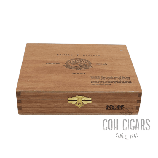 Family Reserve 44 Natural | Box 10 | Padron cigar - HK CohCigars