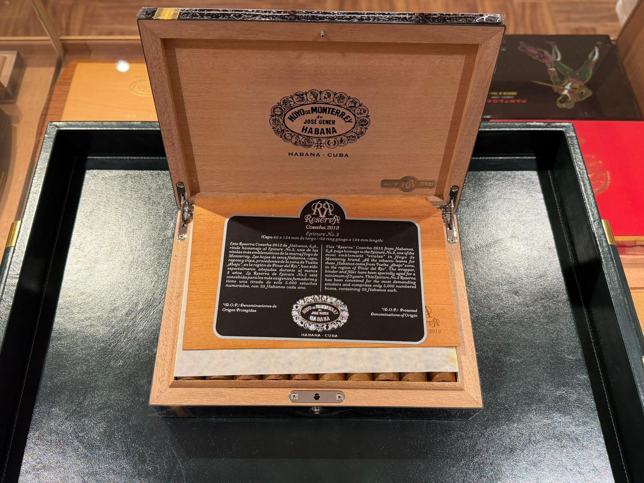 Hoyo de Monterrey Epicure 2 Circa 2018 | Epicure No.2 Reserva Cosecha 2012 | Box 20 | Hoyo de Monterrey cigar (Display model - No outer box, no felt cover) - HK CohCigars -雪茄