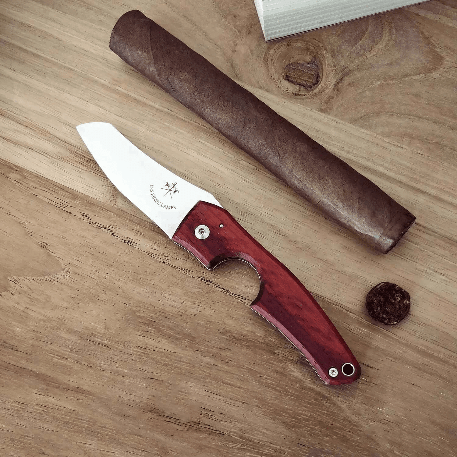 LES FINES LAMES | Cutter LE PETIT - Padauk - HK CohCigars