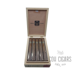 Oneoff Black Toro | Box 10 | illusione Cigars