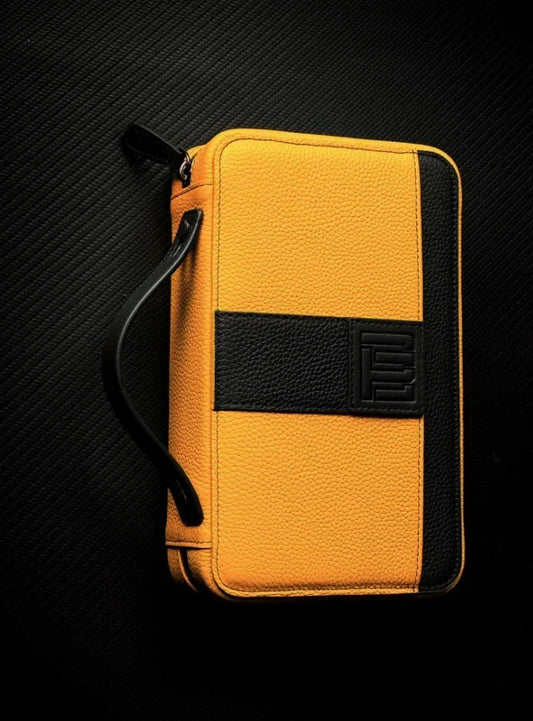 PROJECTCARBON leather series - "BLACK MUSTARD" Travel Case - HK CohCigars -雪茄