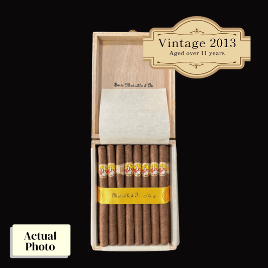 Vintage 2013 | La Gloria Cubana Medaille Dor No.4 | Box 25 (Box Code: MUR AGO 13) - HK CohCigars