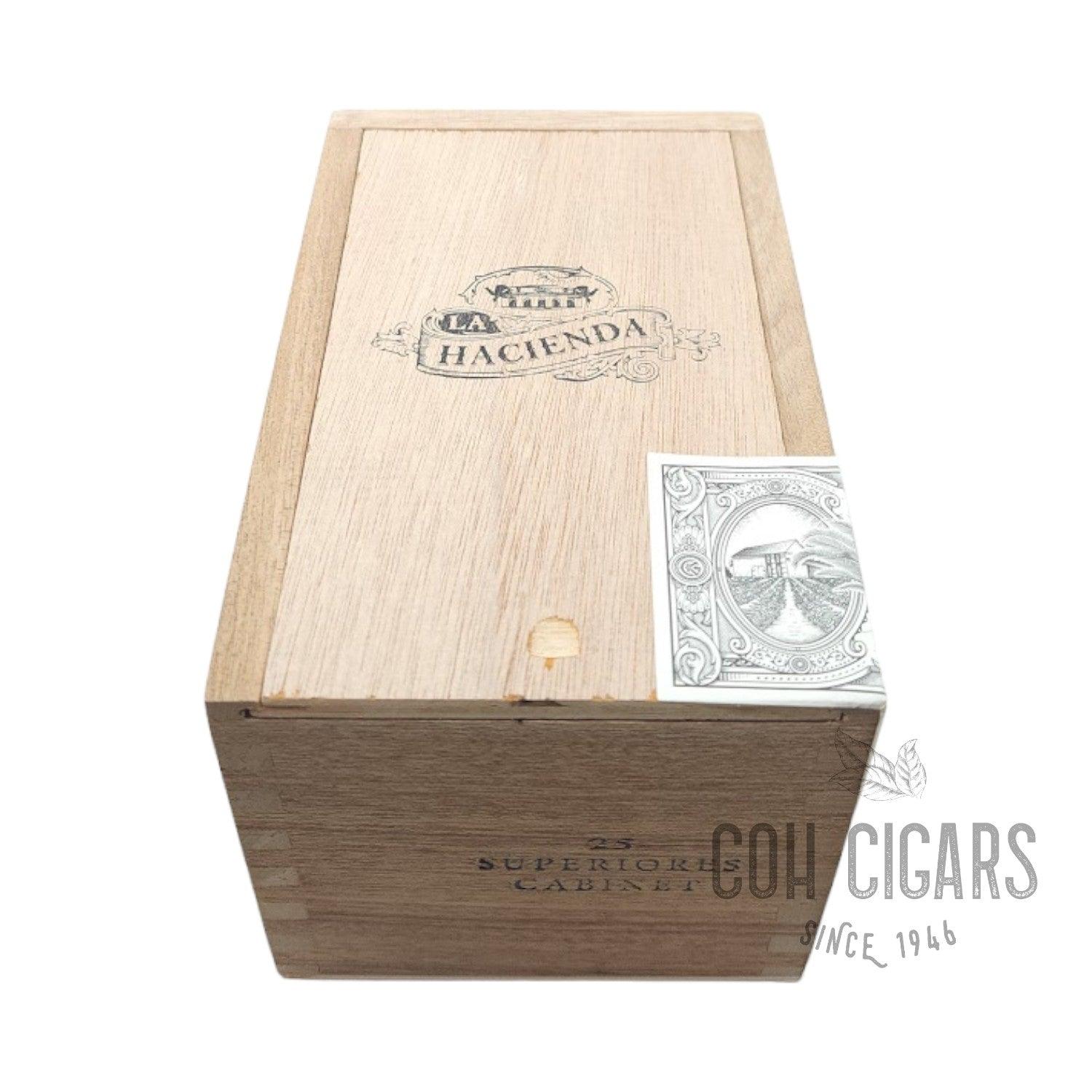 Warped Cigar | La Hacienda Superiores | Box 25 - hk.cohcigars