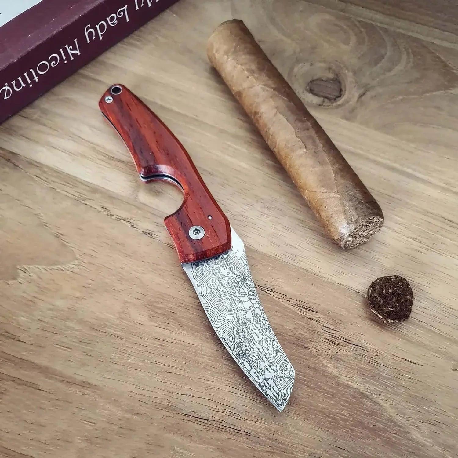 LES FINES LAMES | Cutter LE PETIT - Compass Cuba Padauk - hk.cohcigars