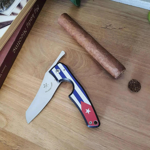 LES FINES LAMES | Cutter LE PETIT - Flag Cuba Dark - HK CohCigars