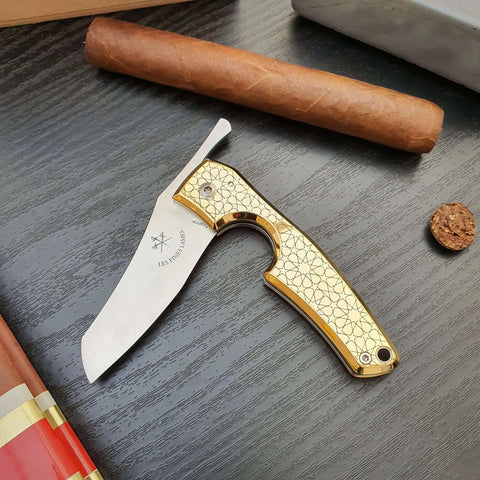 LES FINES LAMES | Cutter LE PETIT - Gold Arabesque 2022 - HK CohCigars